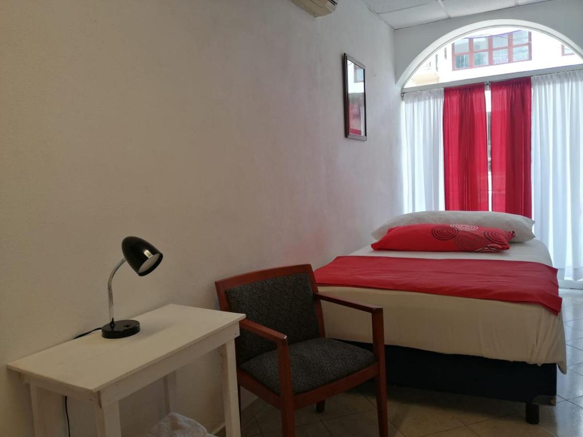 Boutique Basic Hotel Пуерто Валярта Екстериор снимка