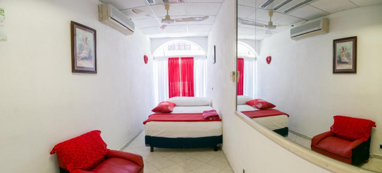 Boutique Basic Hotel Пуерто Валярта Екстериор снимка