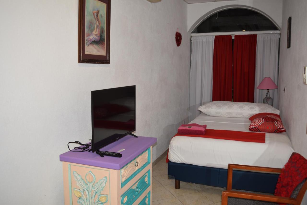 Boutique Basic Hotel Пуерто Валярта Екстериор снимка